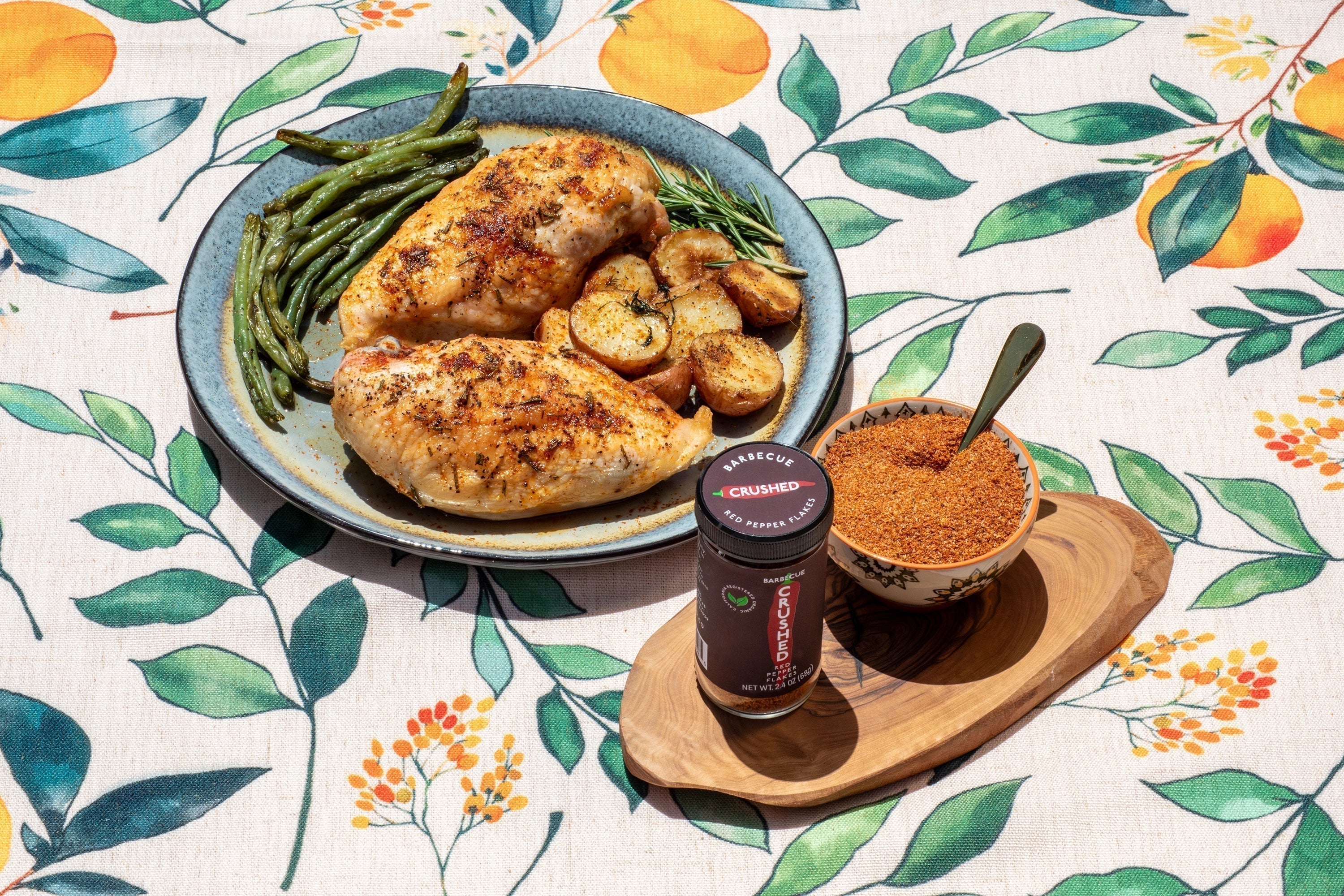 Grilled Chicken with green beans and Barbecue Crushed Red Pepper Flakes